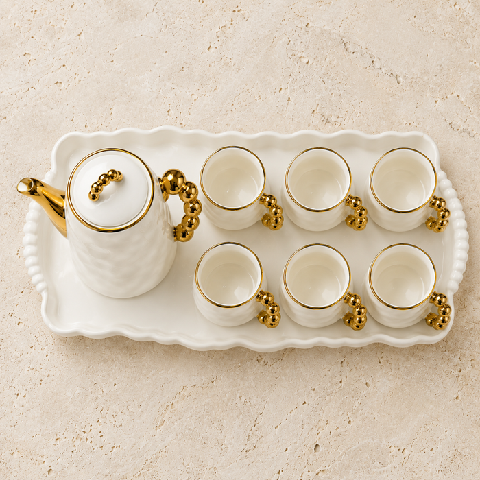 Kaffee Teeservice mit sechs Tassen Kanne und weißem Serviertablett