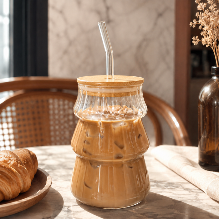 Innenansicht des transparenten 500 ml Trinkglases